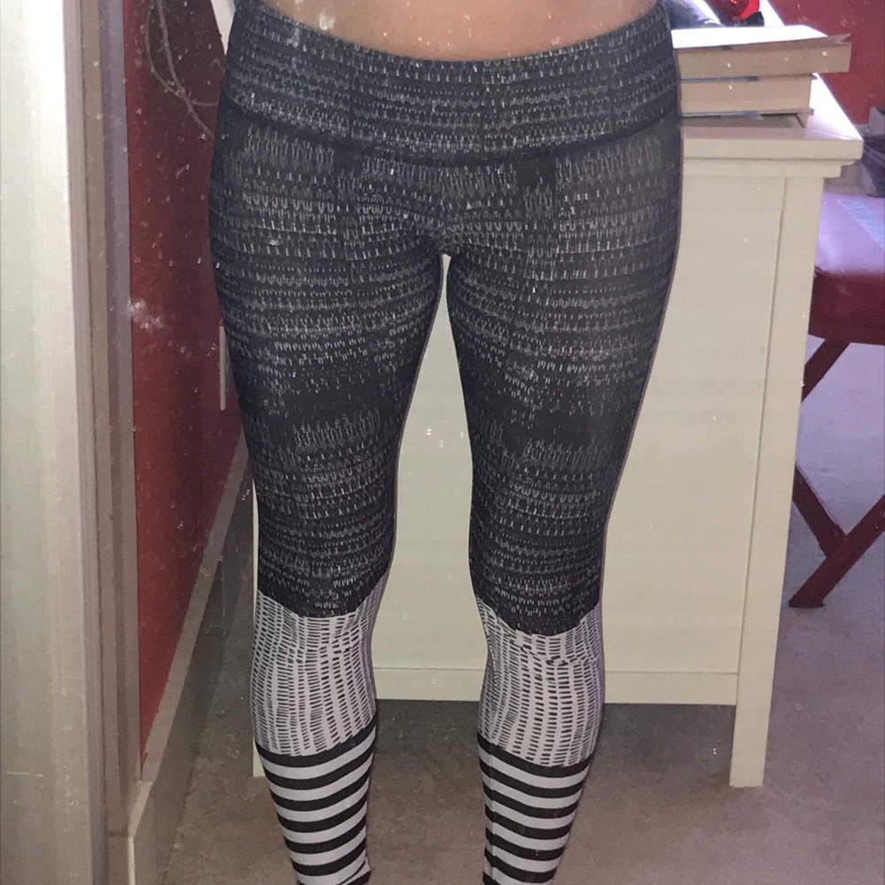 ONZIE black and white leggings - Picture 6 of 7